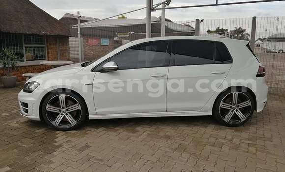 Buy Used Volkswagen Golf R White Car in Ezulwini in Hhohho Buy Used Volkswagen Golf R White Car in Ezulwini in Hhohho