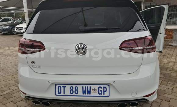 Buy Used Volkswagen Golf R White Car in Ezulwini in Hhohho Buy Used Volkswagen Golf R White Car in Ezulwini in Hhohho