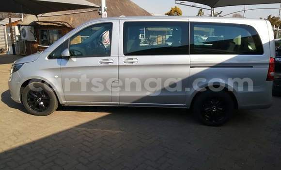 Acheter Occasion Voiture Mercedes‒Benz Vito Gris à Mbabane, Manzini Acheter Occasion Voiture Mercedes‒Benz Vito Gris à Mbabane, Manzini