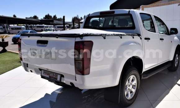 Acheter Occasion Voiture Isuzu KB Blanc à Big Bend, Lubombo Acheter Occasion Voiture Isuzu KB Blanc à Big Bend, Lubombo