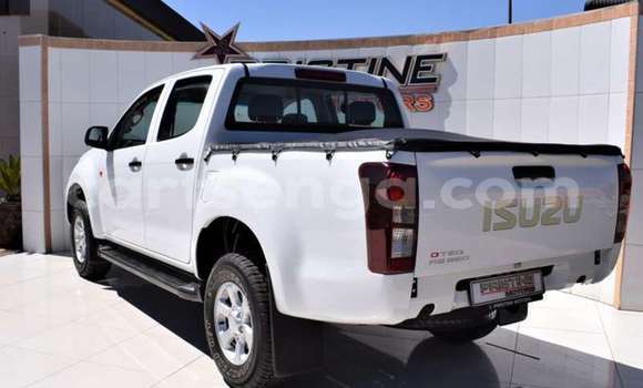 Acheter Occasion Voiture Isuzu KB Blanc à Big Bend, Lubombo Acheter Occasion Voiture Isuzu KB Blanc à Big Bend, Lubombo