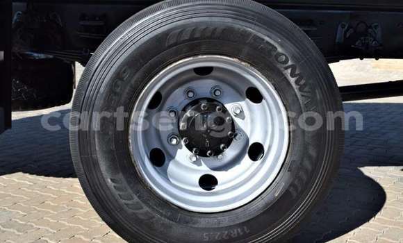 Acheter Occasion Utilitaire Nissan UD Blanc à Big Bend, Lubombo District Acheter Occasion Utilitaire Nissan UD Blanc à Big Bend, Lubombo District