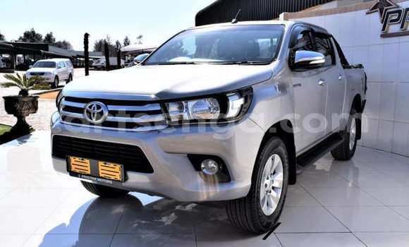 Nunua Ilio tumika Toyota Hilux Silver Gari ndani ya Big Bend nchini Wilaya ya Lubombo