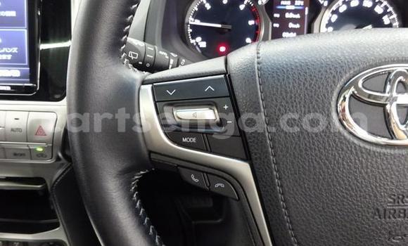 Nunua Ilio tumika Toyota Land Cruiser Prado White Gari ndani ya Mbabane nchini Manzini Nunua Ilio tumika Toyota Land Cruiser Prado White Gari ndani ya Mbabane nchini Manzini