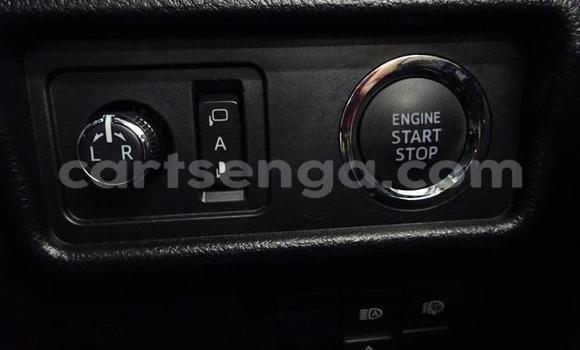 Nunua Ilio tumika Toyota Land Cruiser Prado White Gari ndani ya Mbabane nchini Manzini Nunua Ilio tumika Toyota Land Cruiser Prado White Gari ndani ya Mbabane nchini Manzini