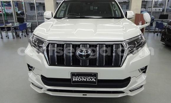 Nunua Ilio tumika Toyota Land Cruiser Prado White Gari ndani ya Mbabane nchini Manzini Nunua Ilio tumika Toyota Land Cruiser Prado White Gari ndani ya Mbabane nchini Manzini