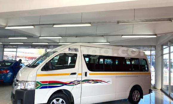Acheter Occasion Voiture Toyota Hiace Blanc à Ezulwini, Hhohho Acheter Occasion Voiture Toyota Hiace Blanc à Ezulwini, Hhohho