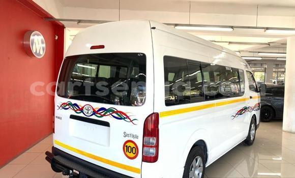 Acheter Occasion Voiture Toyota Hiace Blanc à Ezulwini, Hhohho Acheter Occasion Voiture Toyota Hiace Blanc à Ezulwini, Hhohho