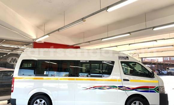 Acheter Occasion Voiture Toyota Hiace Blanc à Ezulwini, Hhohho Acheter Occasion Voiture Toyota Hiace Blanc à Ezulwini, Hhohho