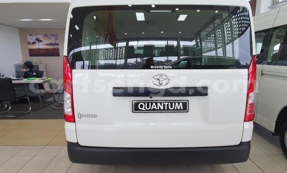 Nunua Ilio tumika Toyota Hiace White Gari ndani ya Ezulwini nchini Hhohho Nunua Ilio tumika Toyota Hiace White Gari ndani ya Ezulwini nchini Hhohho