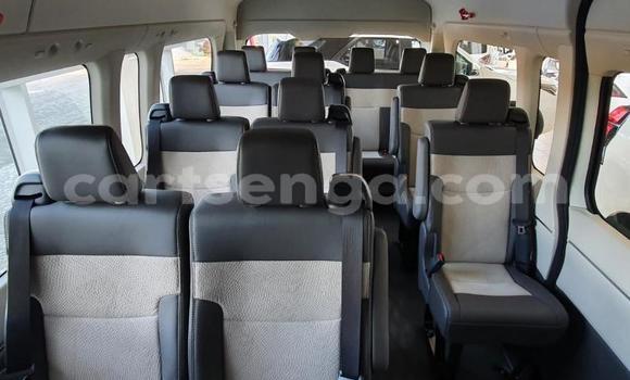 Nunua Ilio tumika Toyota Hiace White Gari ndani ya Ezulwini nchini Hhohho Nunua Ilio tumika Toyota Hiace White Gari ndani ya Ezulwini nchini Hhohho