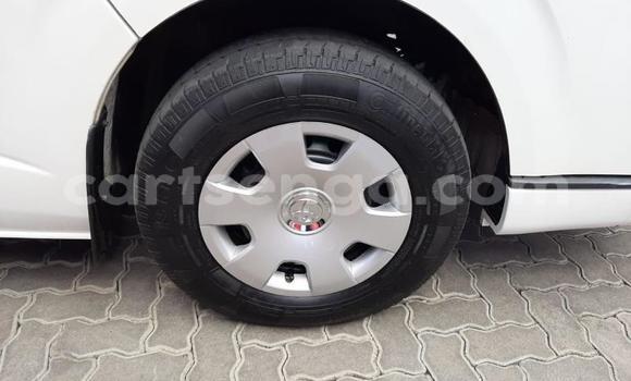 Nunua Ilio tumika Toyota Hiace White Gari ndani ya Ezulwini nchini Hhohho Nunua Ilio tumika Toyota Hiace White Gari ndani ya Ezulwini nchini Hhohho