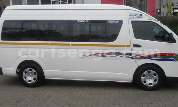 Nunua Ilio tumika Toyota Hiace White Gari ndani ya Ezulwini nchini Hhohho Nunua Ilio tumika Toyota Hiace White Gari ndani ya Ezulwini nchini Hhohho