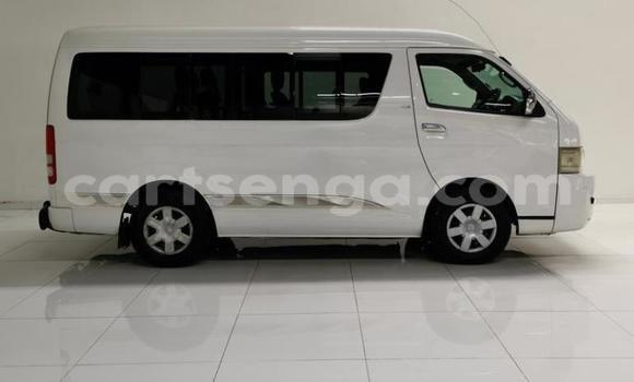 Buy Used Toyota Hiace White Car in Ezulwini in Hhohho Buy Used Toyota Hiace White Car in Ezulwini in Hhohho