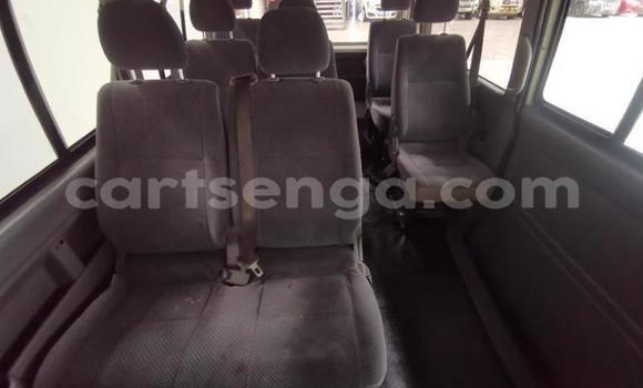 Buy Used Toyota Hiace White Car in Ezulwini in Hhohho Buy Used Toyota Hiace White Car in Ezulwini in Hhohho