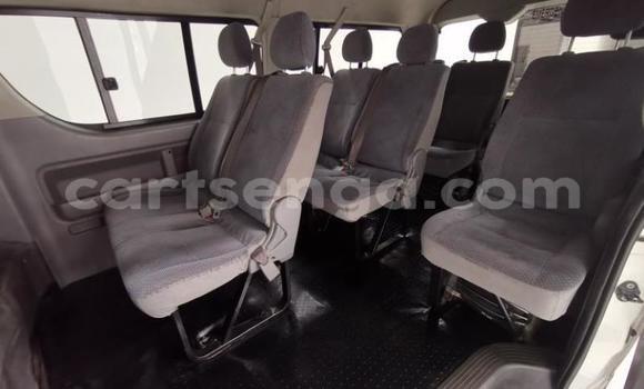 Buy Used Toyota Hiace White Car in Ezulwini in Hhohho Buy Used Toyota Hiace White Car in Ezulwini in Hhohho