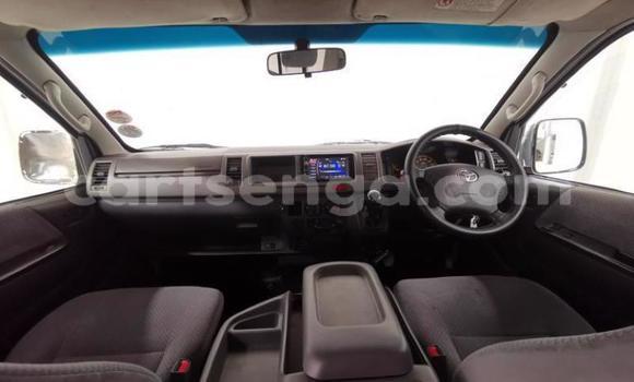 Buy Used Toyota Hiace White Car in Ezulwini in Hhohho Buy Used Toyota Hiace White Car in Ezulwini in Hhohho