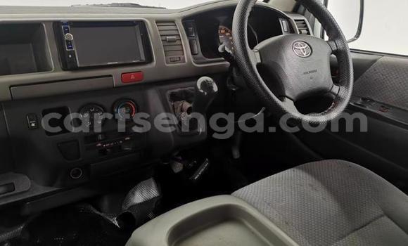 Buy Used Toyota Hiace White Car in Ezulwini in Hhohho Buy Used Toyota Hiace White Car in Ezulwini in Hhohho