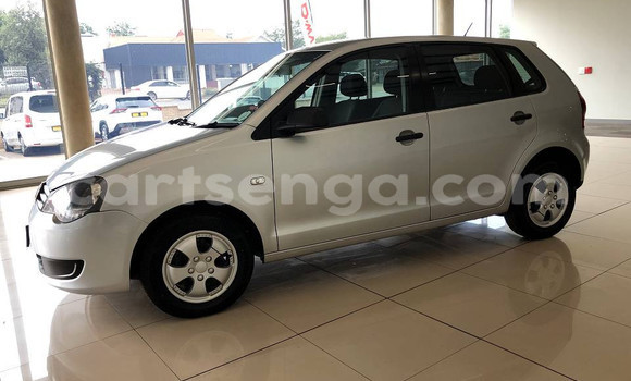 Acheter Occasion Voiture Volkswagen Polo Gris à Hlatikulu, Shiselweni District Acheter Occasion Voiture Volkswagen Polo Gris à Hlatikulu, Shiselweni District