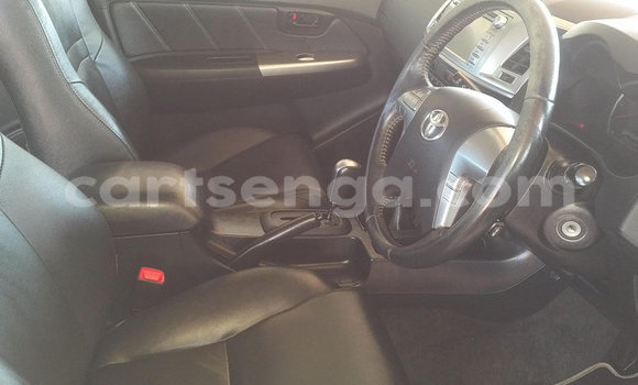 Buy Used Toyota Hilux White Car in Mbabane in Manzini Buy Used Toyota Hilux White Car in Mbabane in Manzini