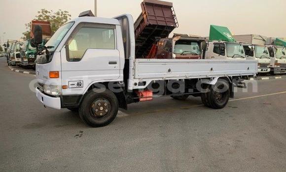 Nunua Ilio tumika Toyota Dyna White Gari ndani ya Ezulwini nchini Hhohho Nunua Ilio tumika Toyota Dyna White Gari ndani ya Ezulwini nchini Hhohho