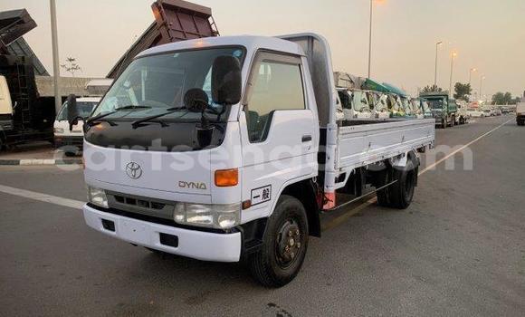 Nunua Ilio tumika Toyota Dyna White Gari ndani ya Ezulwini nchini Hhohho Nunua Ilio tumika Toyota Dyna White Gari ndani ya Ezulwini nchini Hhohho