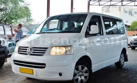 Buy Used Volkswagen Caravelle White Car in Big Bend in Lubombo District Buy Used Volkswagen Caravelle White Car in Big Bend in Lubombo District