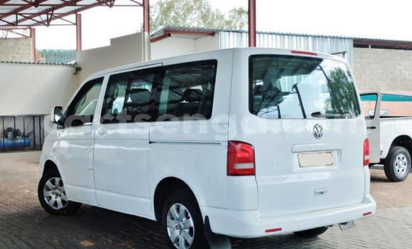 Buy Used Volkswagen Caravelle White Car in Big Bend in Lubombo District Buy Used Volkswagen Caravelle White Car in Big Bend in Lubombo District
