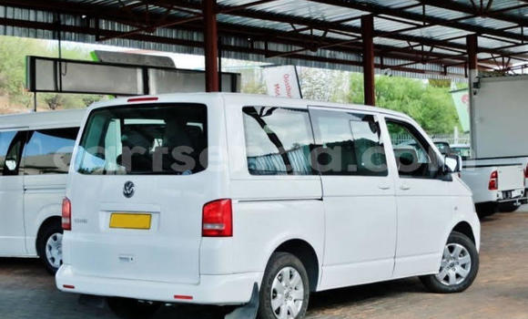 Buy Used Volkswagen Caravelle White Car in Big Bend in Lubombo District Buy Used Volkswagen Caravelle White Car in Big Bend in Lubombo District