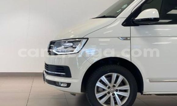 Buy Used Volkswagen Caravelle White Car in Big Bend in Lubombo Buy Used Volkswagen Caravelle White Car in Big Bend in Lubombo