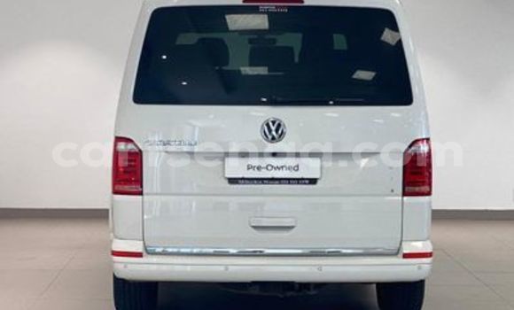 Buy Used Volkswagen Caravelle White Car in Big Bend in Lubombo Buy Used Volkswagen Caravelle White Car in Big Bend in Lubombo