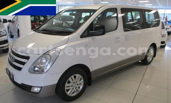 Nunua Ilio tumika Hyundai H1 White Gari ndani ya Mbabane nchini Manzini