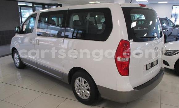 Acheter Occasion Voiture Hyundai H1 Blanc à Mbabane, Manzini Acheter Occasion Voiture Hyundai H1 Blanc à Mbabane, Manzini