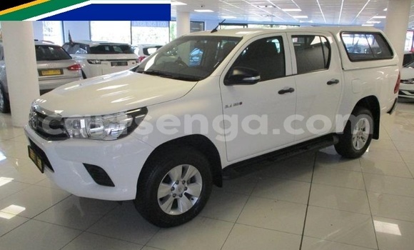 Nunua Ilio tumika Toyota Hilux White Gari ndani ya Mbabane nchini Manzini