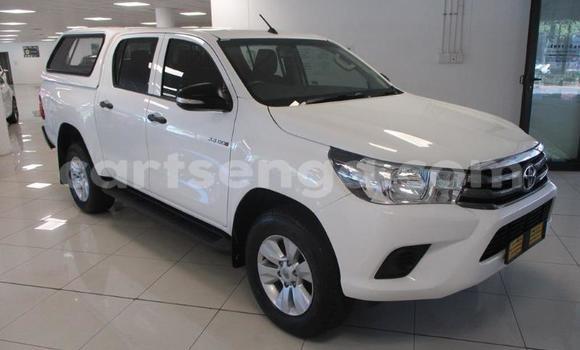 Nunua Ilio tumika Toyota Hilux White Gari ndani ya Mbabane nchini Manzini Nunua Ilio tumika Toyota Hilux White Gari ndani ya Mbabane nchini Manzini