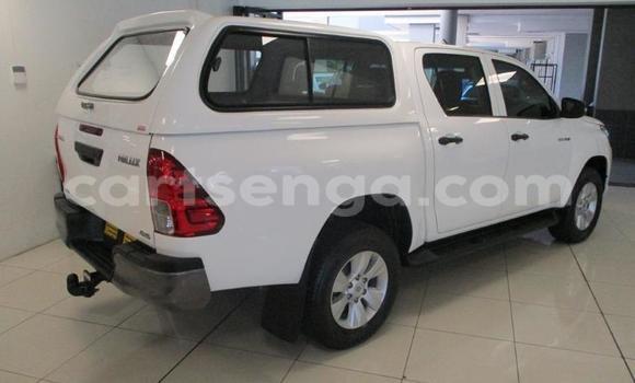 Nunua Ilio tumika Toyota Hilux White Gari ndani ya Mbabane nchini Manzini Nunua Ilio tumika Toyota Hilux White Gari ndani ya Mbabane nchini Manzini