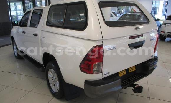 Nunua Ilio tumika Toyota Hilux White Gari ndani ya Mbabane nchini Manzini Nunua Ilio tumika Toyota Hilux White Gari ndani ya Mbabane nchini Manzini
