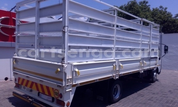 Acheter Occasion Utilitaire Hino 300 Series Blanc à Mbabane, Manzini Acheter Occasion Utilitaire Hino 300 Series Blanc à Mbabane, Manzini
