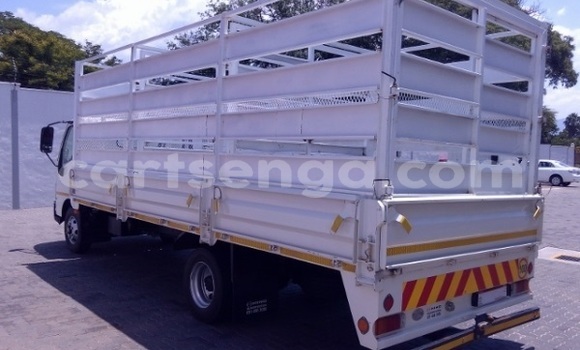 Acheter Occasion Utilitaire Hino 300 Series Blanc à Mbabane, Manzini Acheter Occasion Utilitaire Hino 300 Series Blanc à Mbabane, Manzini