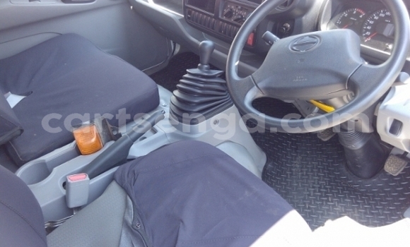 Acheter Occasion Utilitaire Hino 300 Series Blanc à Mbabane, Manzini Acheter Occasion Utilitaire Hino 300 Series Blanc à Mbabane, Manzini