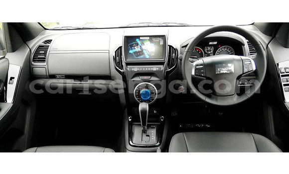 Buy Used Isuzu D–MAX Silver Car in Ezulwini in Hhohho Buy Used Isuzu D–MAX Silver Car in Ezulwini in Hhohho