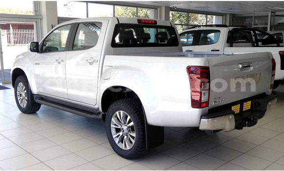 Buy Used Isuzu D–MAX Silver Car in Ezulwini in Hhohho Buy Used Isuzu D–MAX Silver Car in Ezulwini in Hhohho