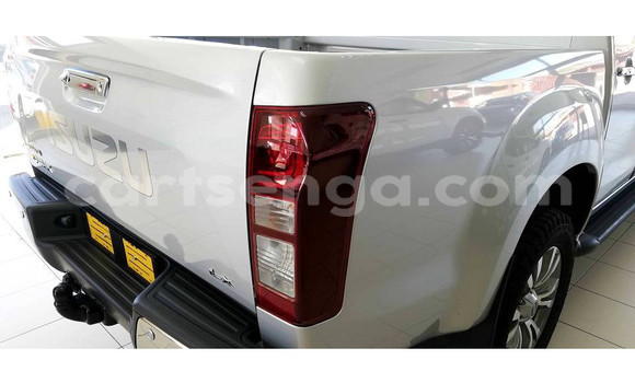 Buy Used Isuzu D–MAX Silver Car in Ezulwini in Hhohho Buy Used Isuzu D–MAX Silver Car in Ezulwini in Hhohho