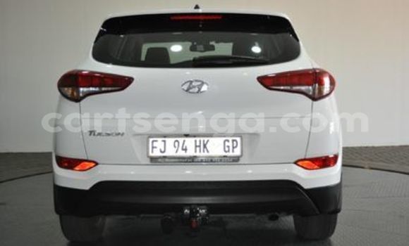 Buy Used Hyundai Tucson White Car in Ezulwini in Hhohho Buy Used Hyundai Tucson White Car in Ezulwini in Hhohho