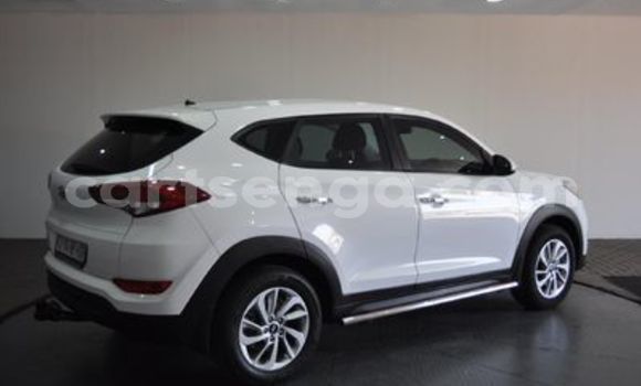 Buy Used Hyundai Tucson White Car in Ezulwini in Hhohho Buy Used Hyundai Tucson White Car in Ezulwini in Hhohho