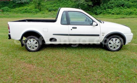 Buy Used FORD MUSTANG White Car in Bulembu in Hhohho Buy Used FORD MUSTANG White Car in Bulembu in Hhohho