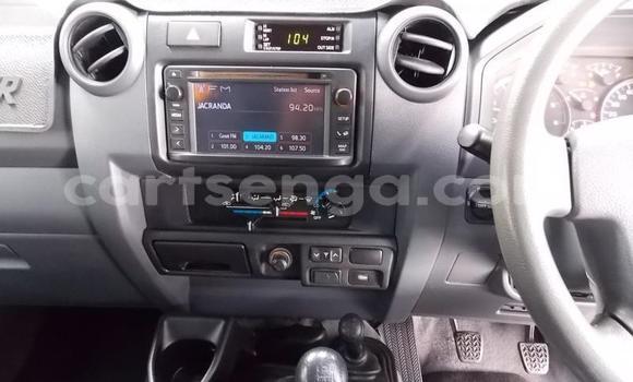 Buy Used Toyota Land Cruiser Beige Car in Mbabane in Manzini Buy Used Toyota Land Cruiser Beige Car in Mbabane in Manzini