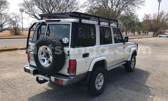 Buy Used Toyota Land Cruiser White Car in Mbabane in Manzini Buy Used Toyota Land Cruiser White Car in Mbabane in Manzini