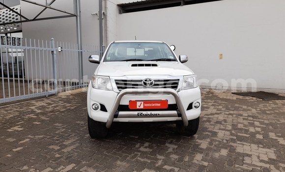 Buy Used Toyota Hilux White Car in Mbabane in Manzini Buy Used Toyota Hilux White Car in Mbabane in Manzini