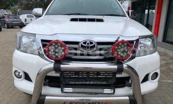 Buy Used Toyota Hilux White Car in Hluti in Shiselweni District Buy Used Toyota Hilux White Car in Hluti in Shiselweni District